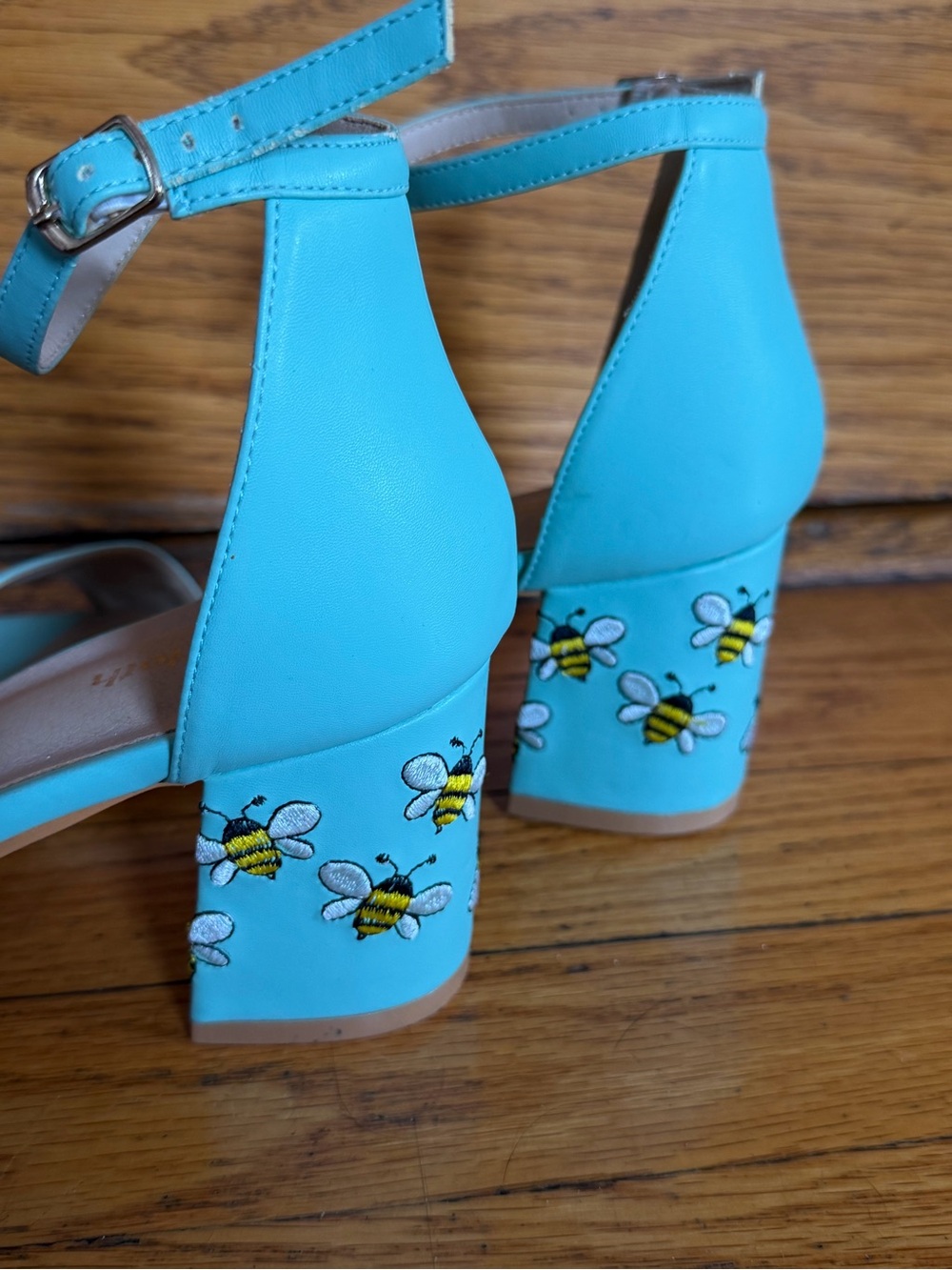 Mint Bee Block Heel Sandals with Ankle Strap - Picture 3 of 8